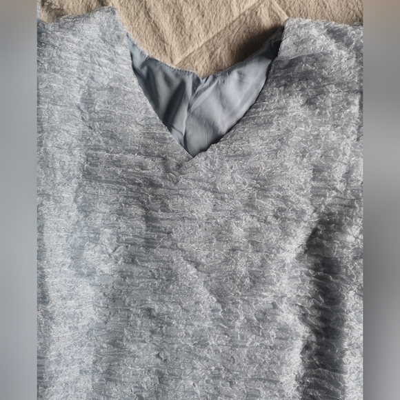 Chic top - Picture 3 of 10